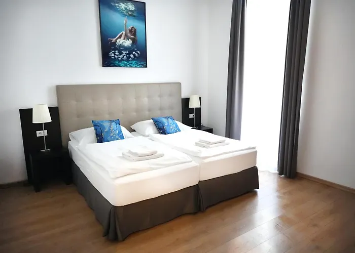 Riverside Palace Suites