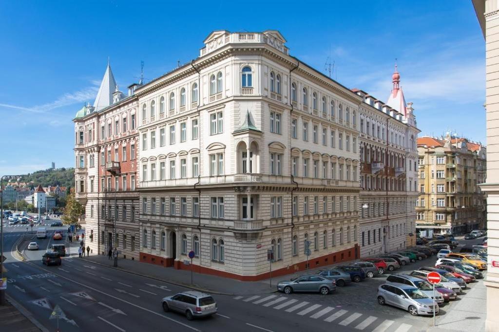 Апартаменти Riverside Palace